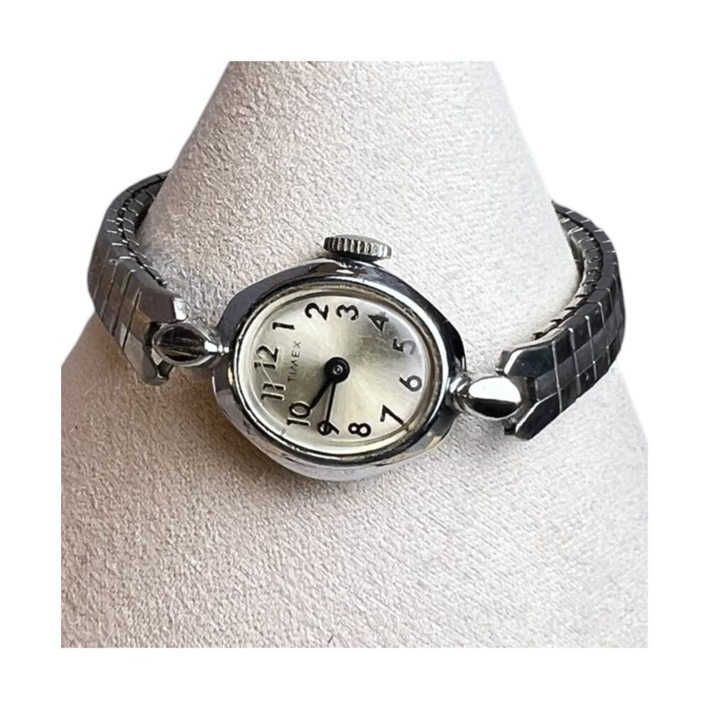 Vintage 1950s Timex Ladies Oval Mechanical Watch Silver Dial Expansion Bracelet